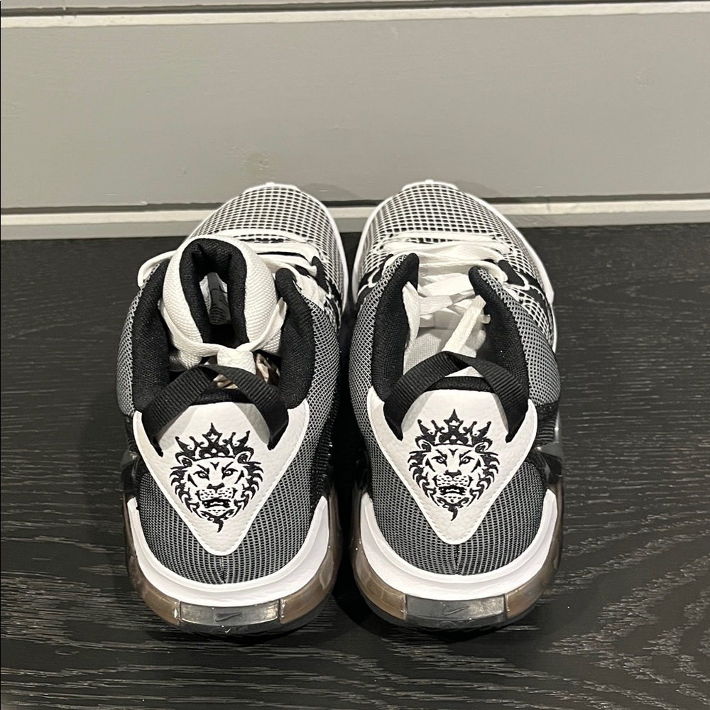Nike LeBron Witness 7 Black and White Athletic Shoes Men’s Size 11 - Picture 4 of 6